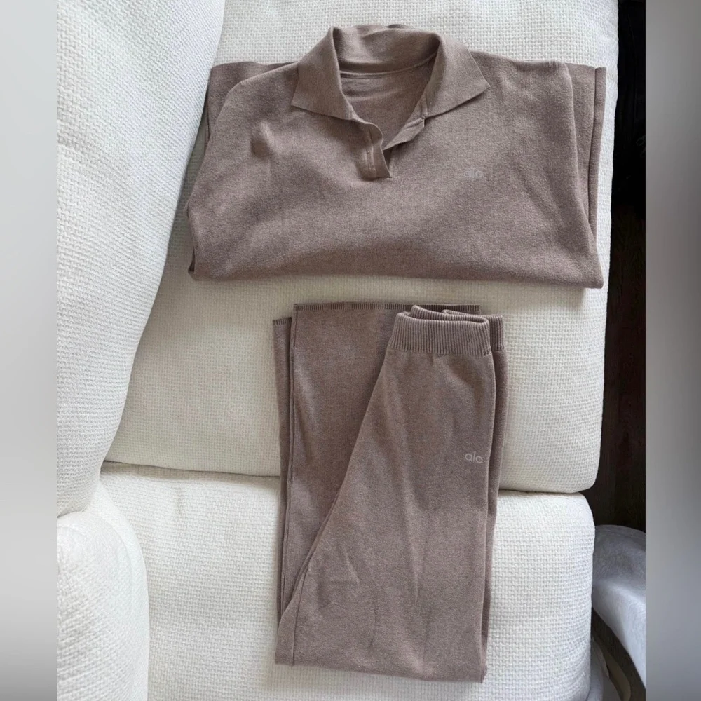 ALO Yoga light BrownKnit Jogger Set - Polo Top & High-Waist Joggers wide leg S/M